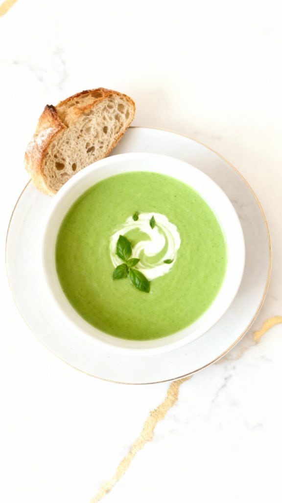 Vegan green Pea & Basil Soup
